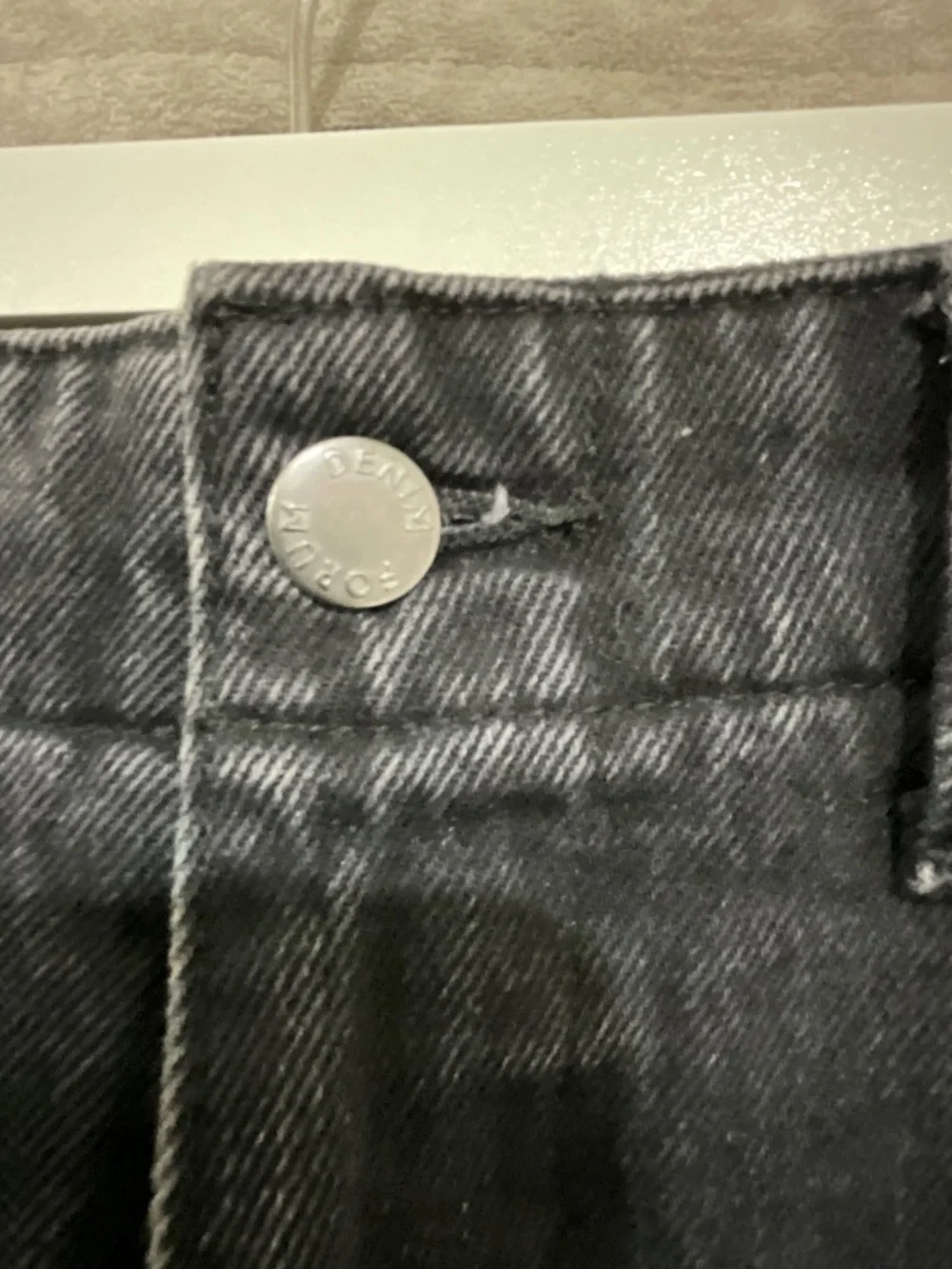 Aritzia Denim Forum “The ’90s Edie Lo-Rise Cargo” Size 27 - Picture 9 of 16